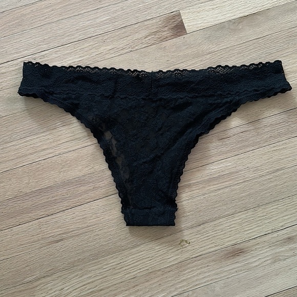 Victoria’s Secret Sexy Lace panties - Picture 5 of 5